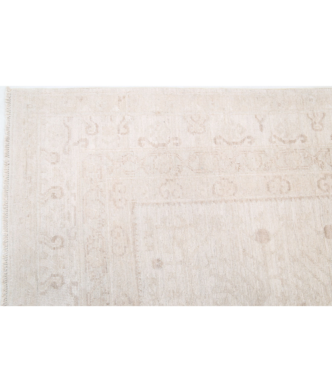 Hand Knotted Oushak Wool Rug - 7'11'' x 9'5'' 7'11'' x 9'5'' (238 X 283) / Ivory / Taupe