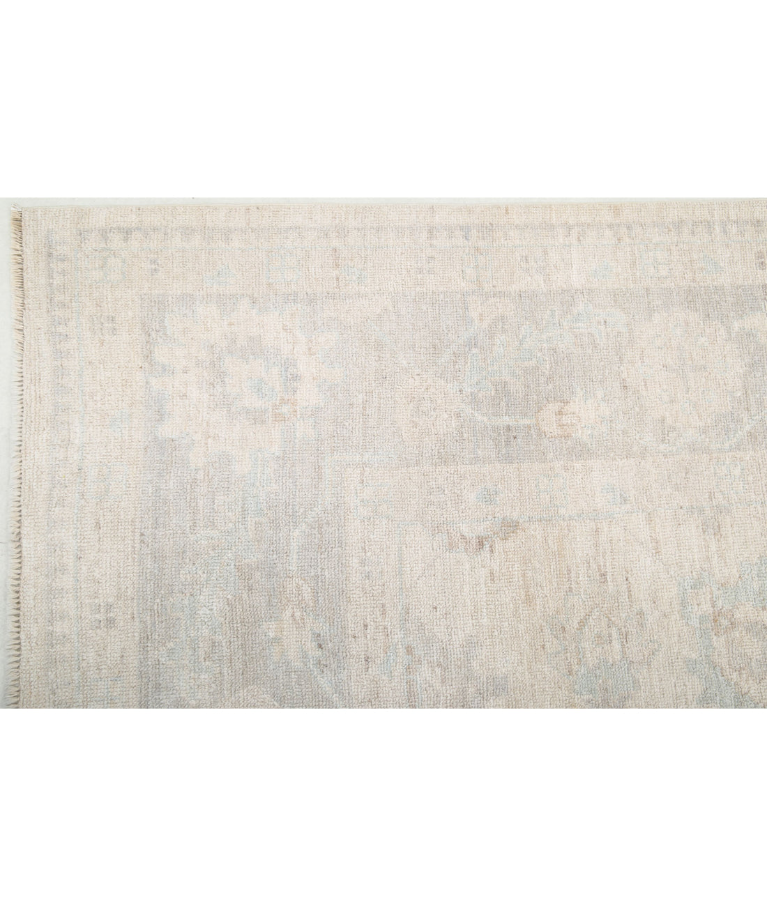 Hand Knotted Oushak Wool Rug - 8'1'' x 10'0'' 8'1'' x 10'0'' (243 X 300) / Ivory / Grey