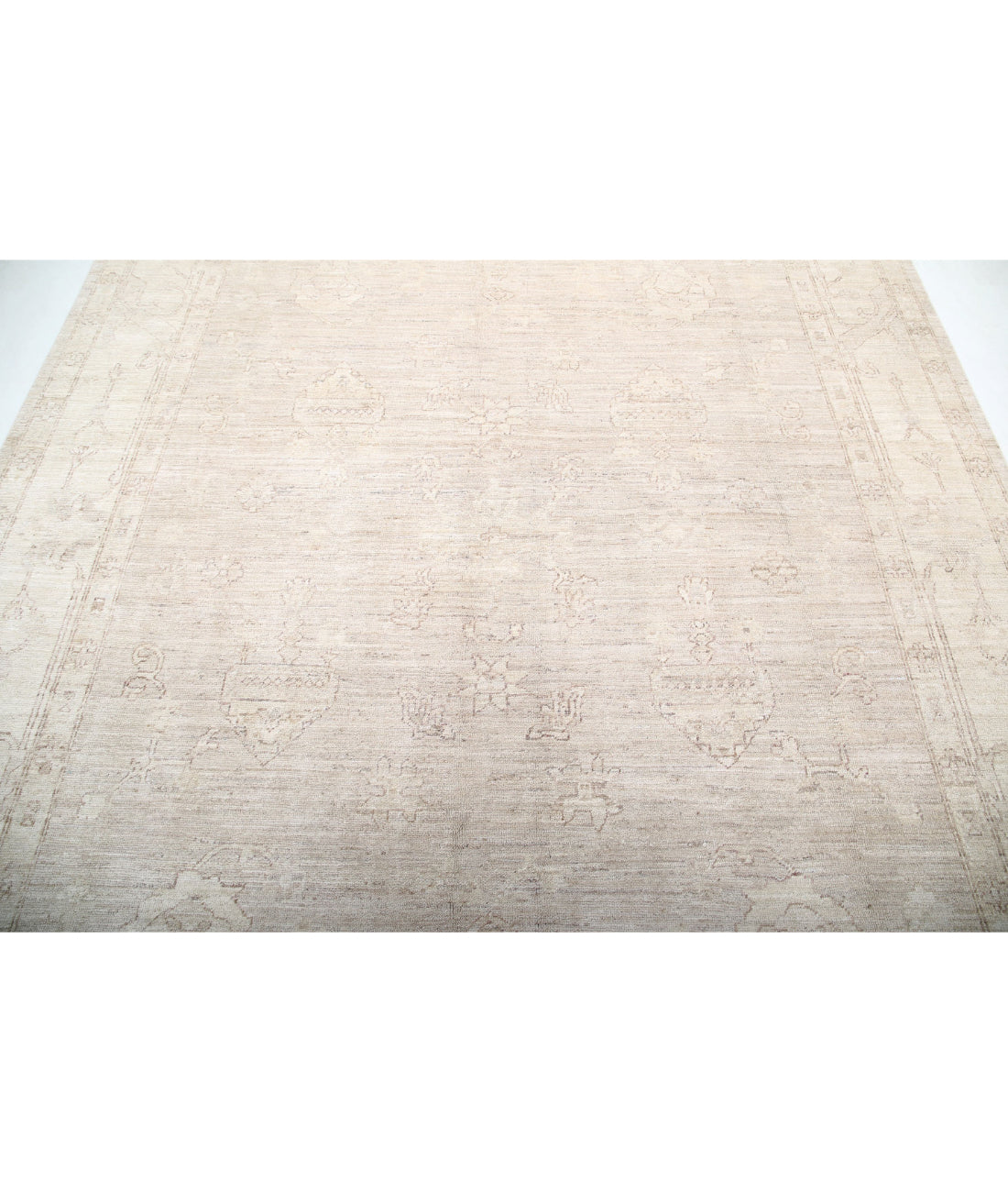 Hand Knotted Oushak Wool Rug - 8'0'' x 9'11'' 8'0'' x 9'11'' (240 X 298) / Ivory / Taupe
