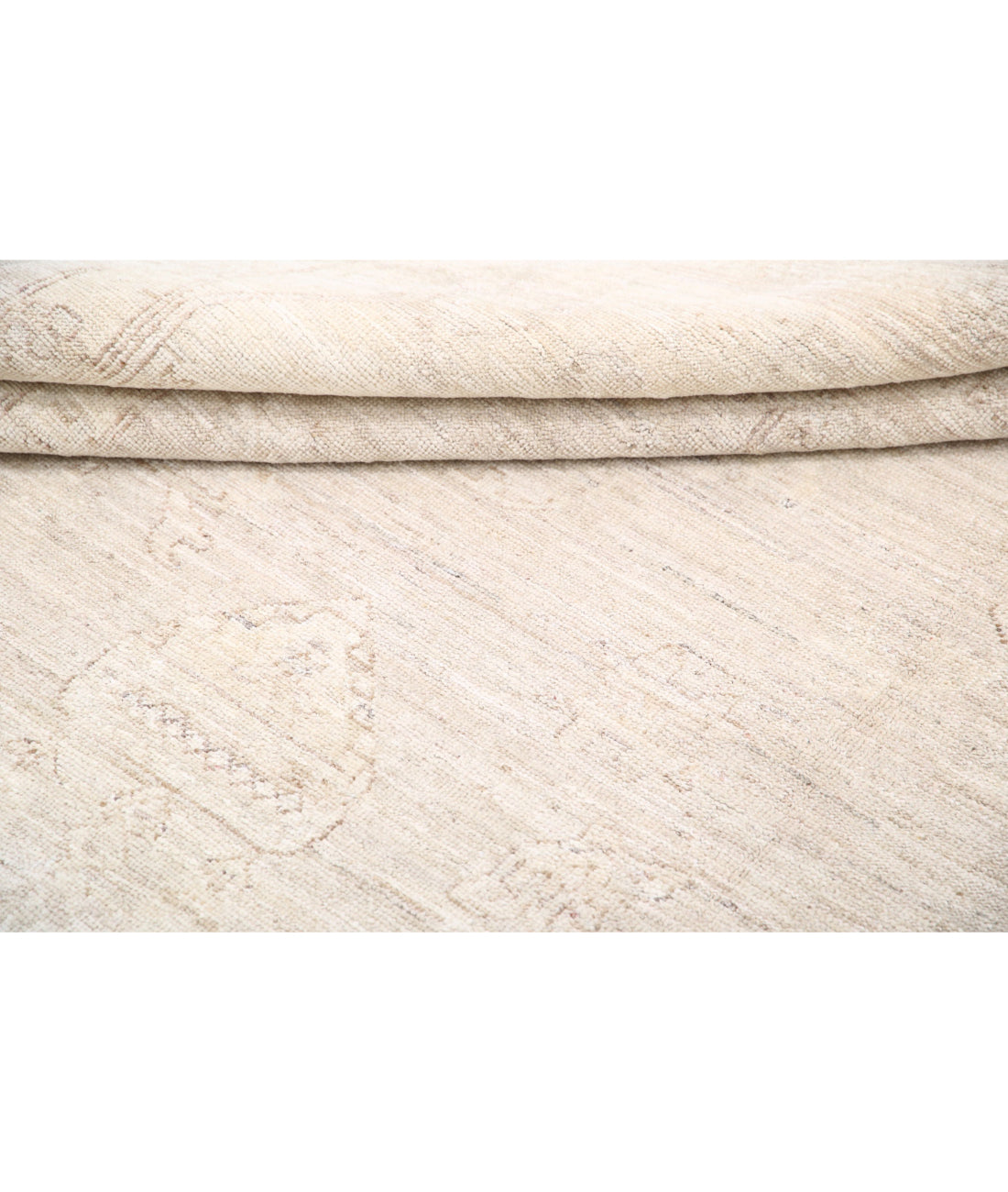 Hand Knotted Oushak Wool Rug - 8'0'' x 9'11'' 8'0'' x 9'11'' (240 X 298) / Ivory / Taupe