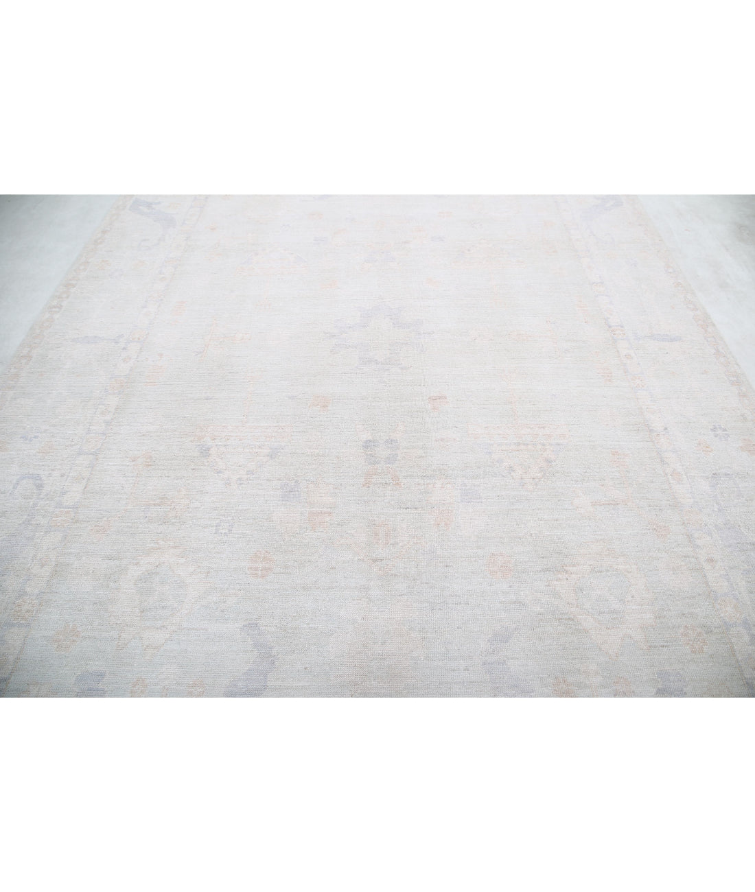 Hand Knotted Oushak Wool Rug - 7'11'' x 10'9'' 7'11'' x 10'9'' (238 X 323) / Ivory / Ivory