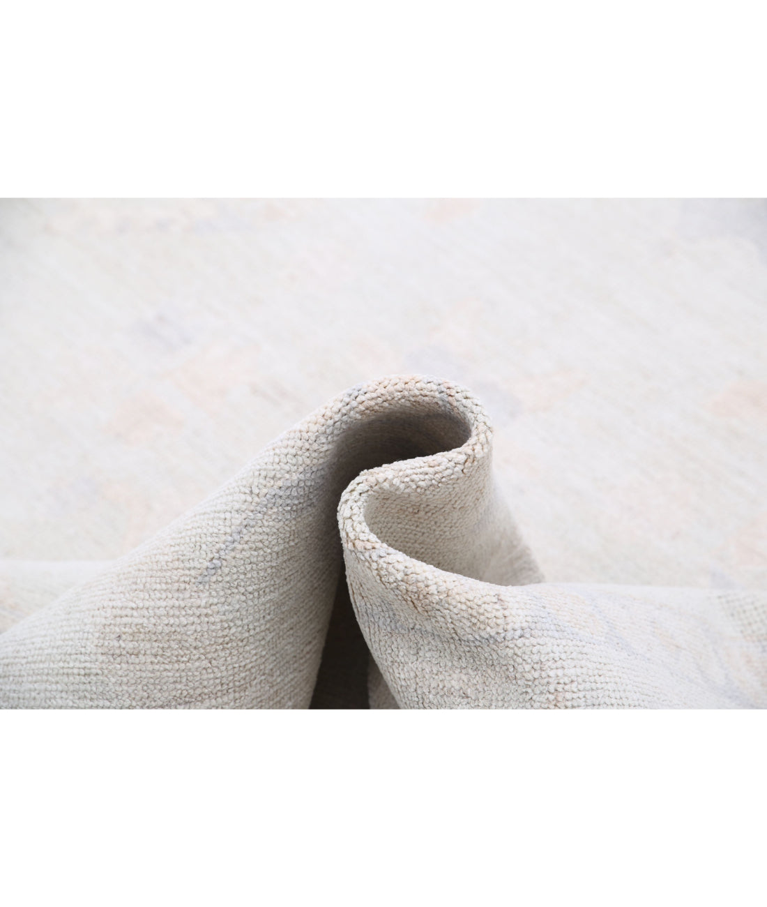 Hand Knotted Oushak Wool Rug - 7'11'' x 10'9'' 7'11'' x 10'9'' (238 X 323) / Ivory / Ivory