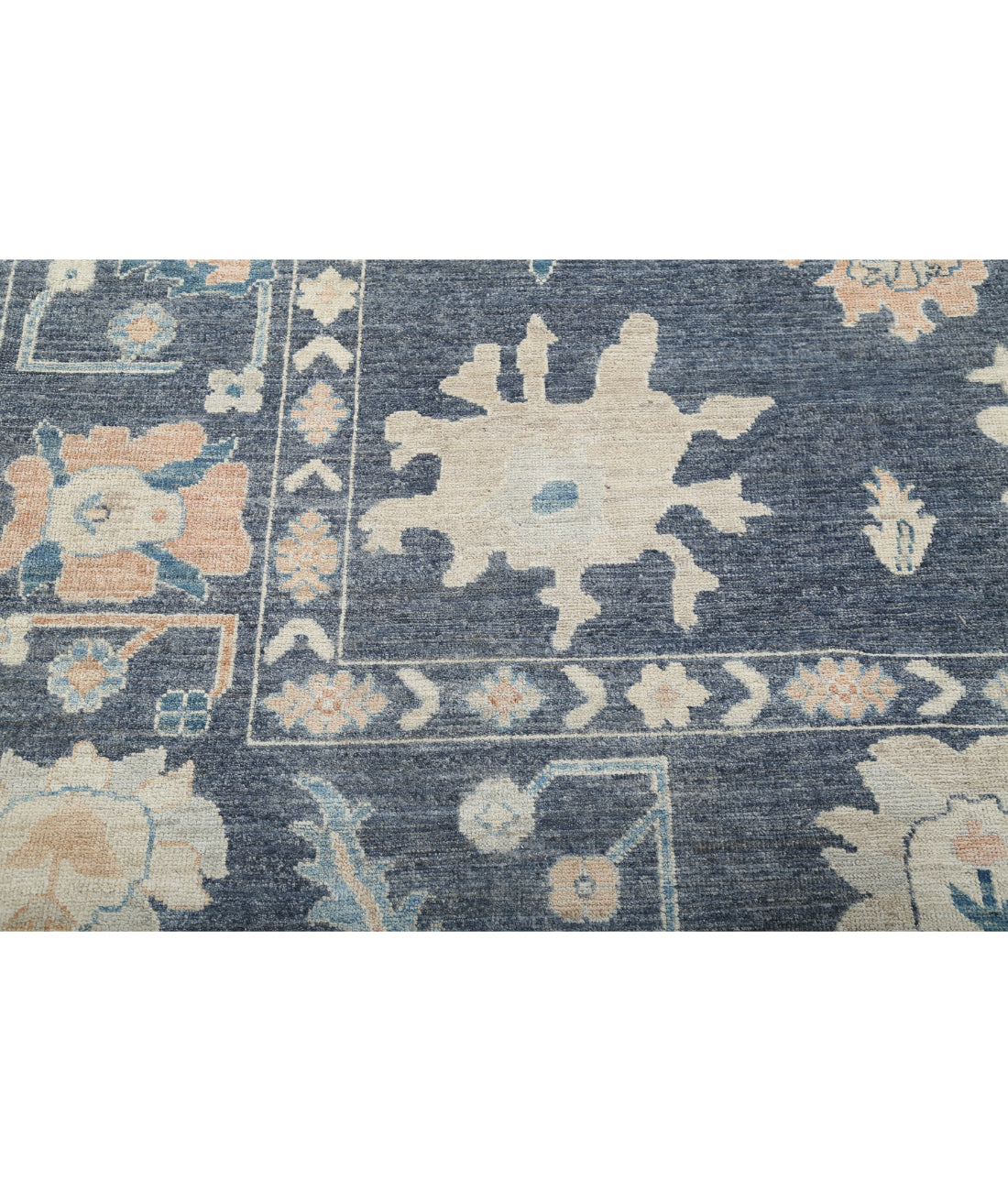 Hand Knotted Oushak Wool Rug - 8'1'' x 9'9'' 8'1'' x 9'9'' (243 X 293) / Grey / Ivory