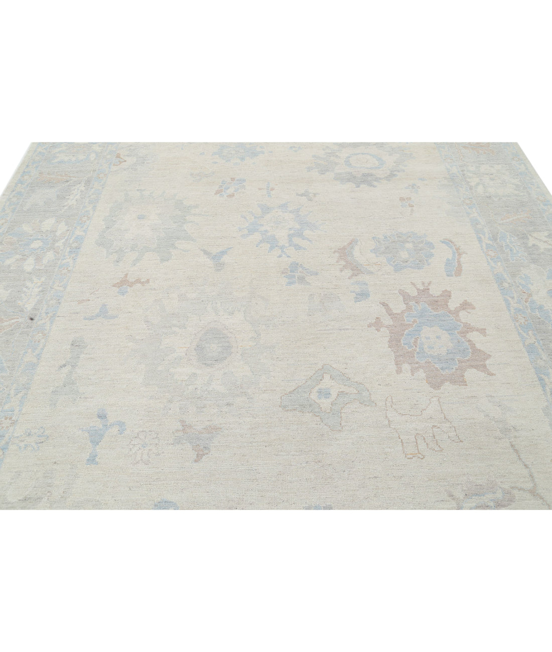 Hand Knotted Oushak Wool Rug - 8'2'' x 9'11'' 8'2'' x 9'11'' (245 X 298) / Ivory / Grey