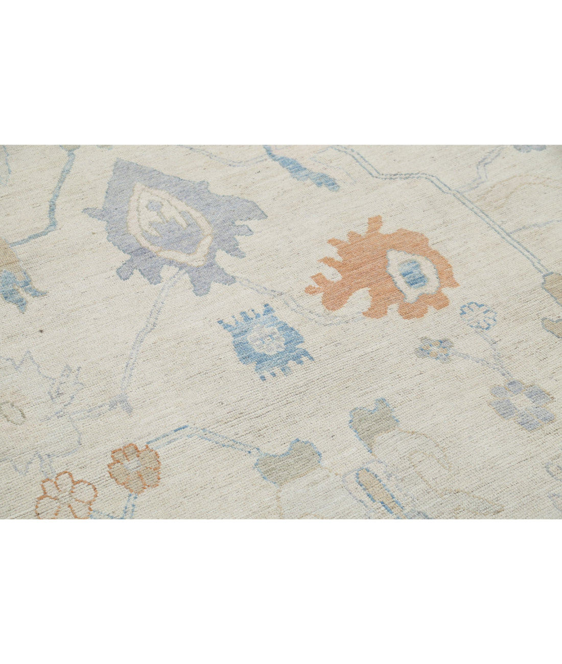 Hand Knotted Oushak Wool Rug - 10'0'' x 13'5'' 10'0'' x 13'5'' (300 X 403) / Ivory / Blue