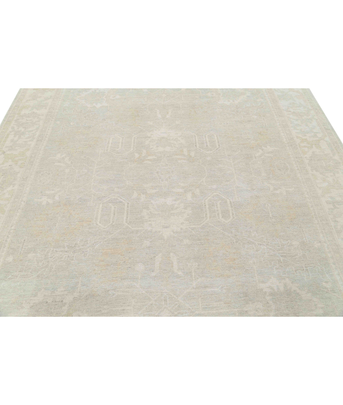 Hand Knotted Oushak Wool Rug - 8'1'' x 9'6'' 8'1'' x 9'6'' (243 X 285) / Grey / Ivory