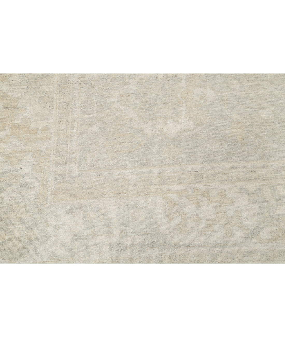 Hand Knotted Oushak Wool Rug - 8'1'' x 9'6'' 8'1'' x 9'6'' (243 X 285) / Grey / Ivory