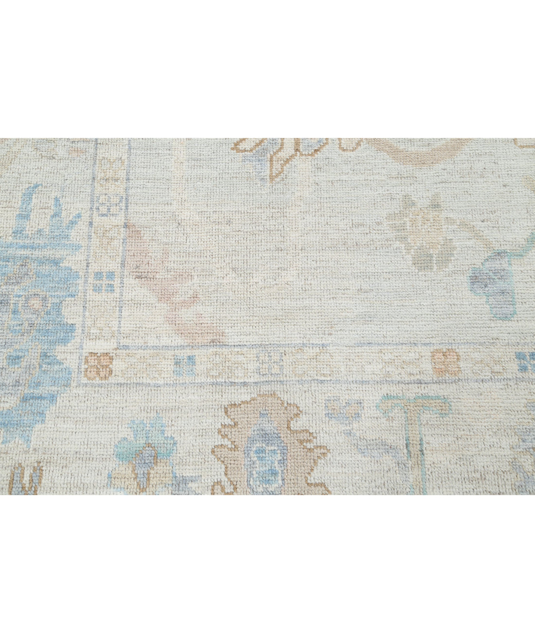 Hand Knotted Oushak Wool Rug - 7'8'' x 10'0'' 7'8'' x 10'0'' (230 X 300) / Silver / Ivory