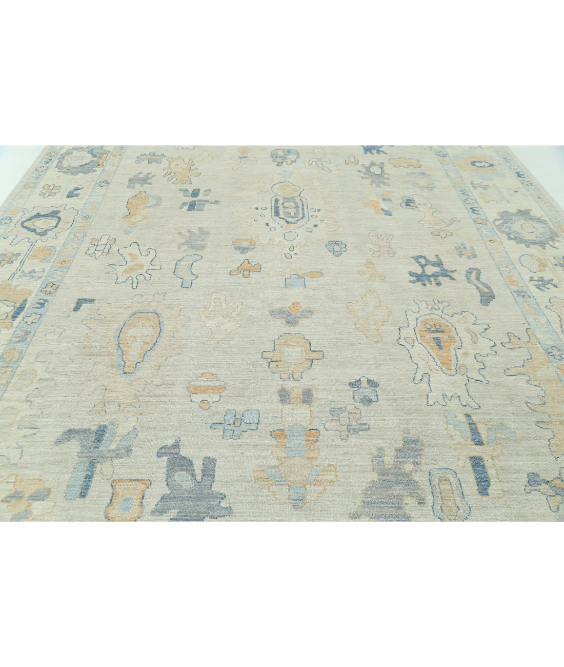 Hand Knotted Oushak Wool Rug - 9'11'' x 13'9'' 9'11'' x 13'9'' (298 X 413) / Ivory / Ivory