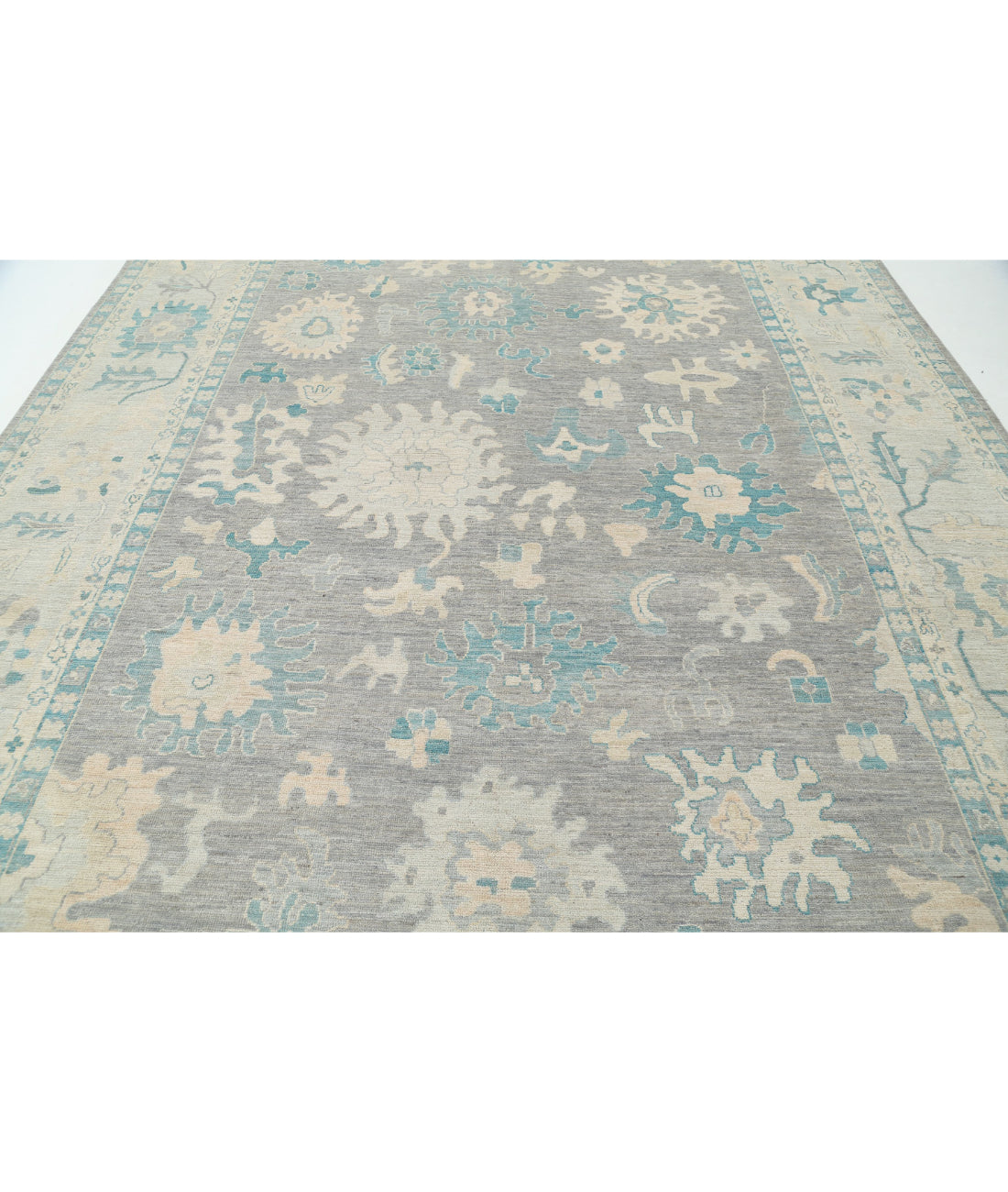Hand Knotted Oushak Wool Rug - 9'9'' x 13'7'' 9'9'' x 13'7'' (293 X 408) / Grey / Silver