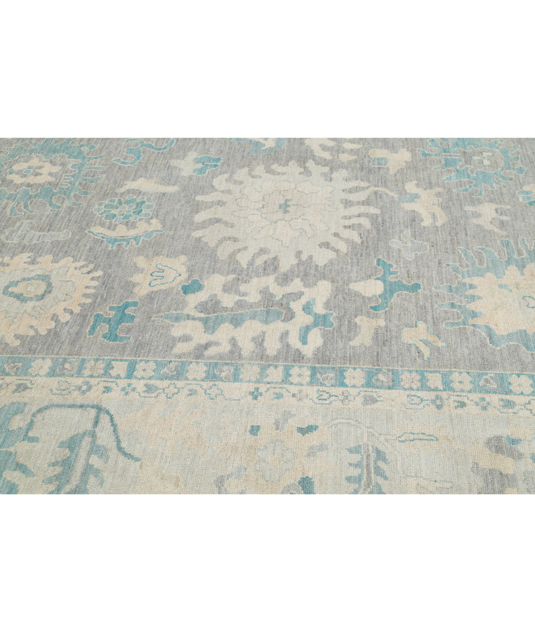 Hand Knotted Oushak Wool Rug - 9'9'' x 13'7'' 9'9'' x 13'7'' (293 X 408) / Grey / Silver