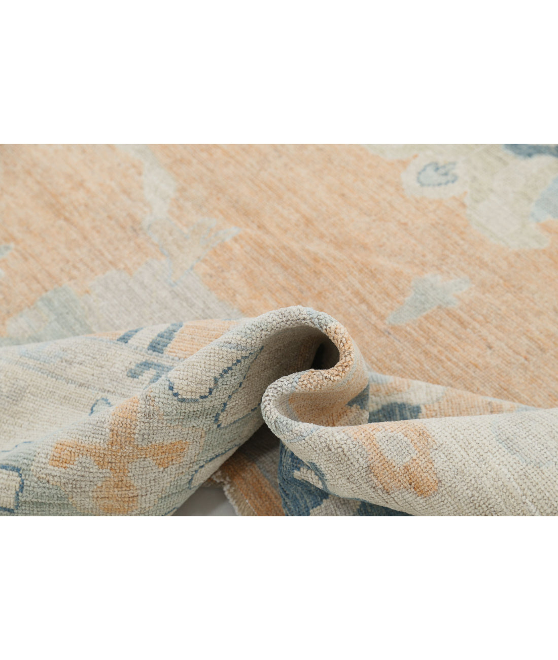 Hand Knotted Oushak Wool Rug - 8'0'' x 9'10'' 8'0'' x 9'10'' (240 X 295) / Peach / Ivory