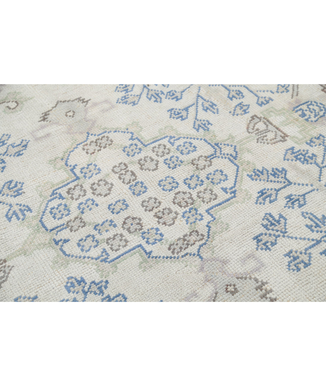 Hand Knotted Vintage Turkish Oushak Wool Rug - 8'1'' x 11'3'' 8'1'' x 11'3'' (243 X 338) / Ivory / Grey