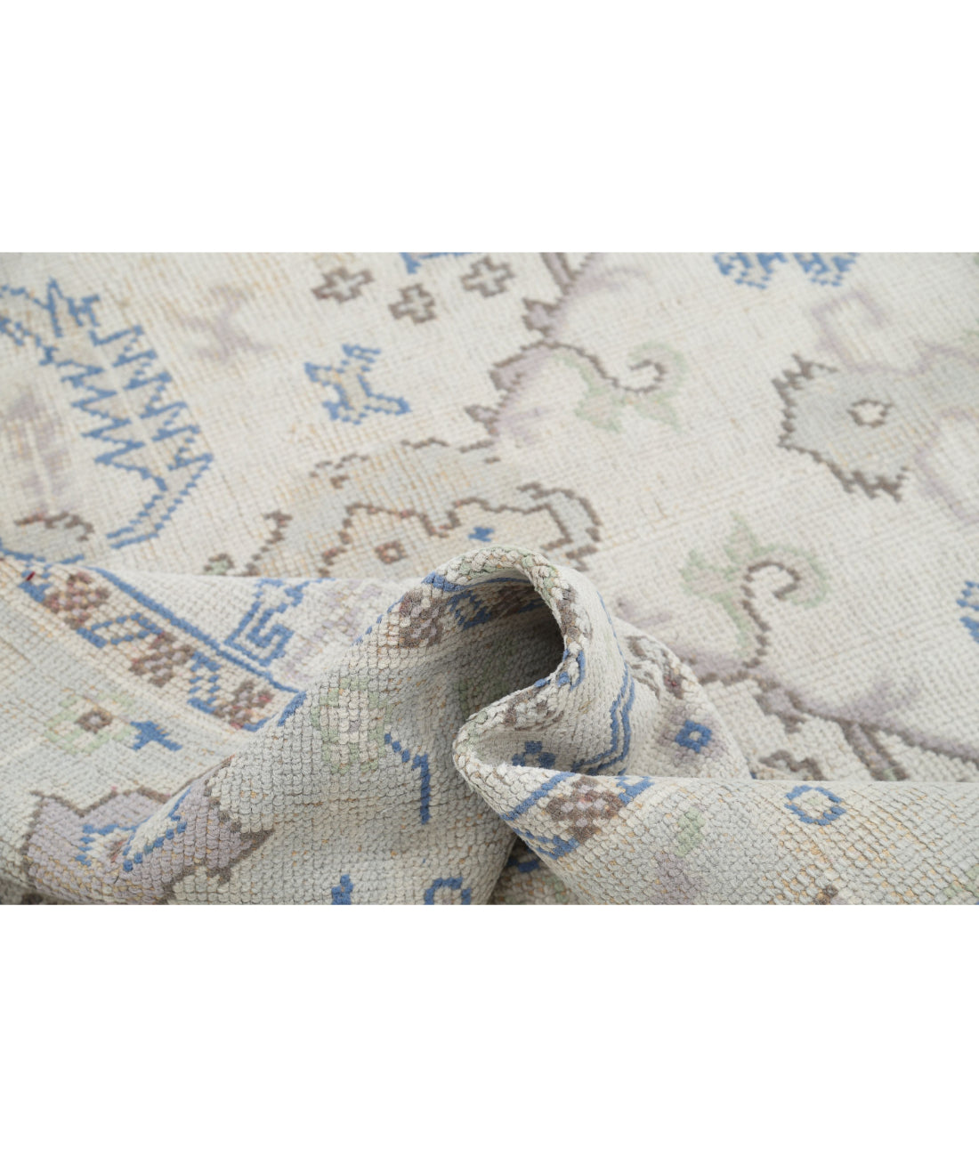 Hand Knotted Vintage Turkish Oushak Wool Rug - 8'1'' x 11'3'' 8'1'' x 11'3'' (243 X 338) / Ivory / Grey