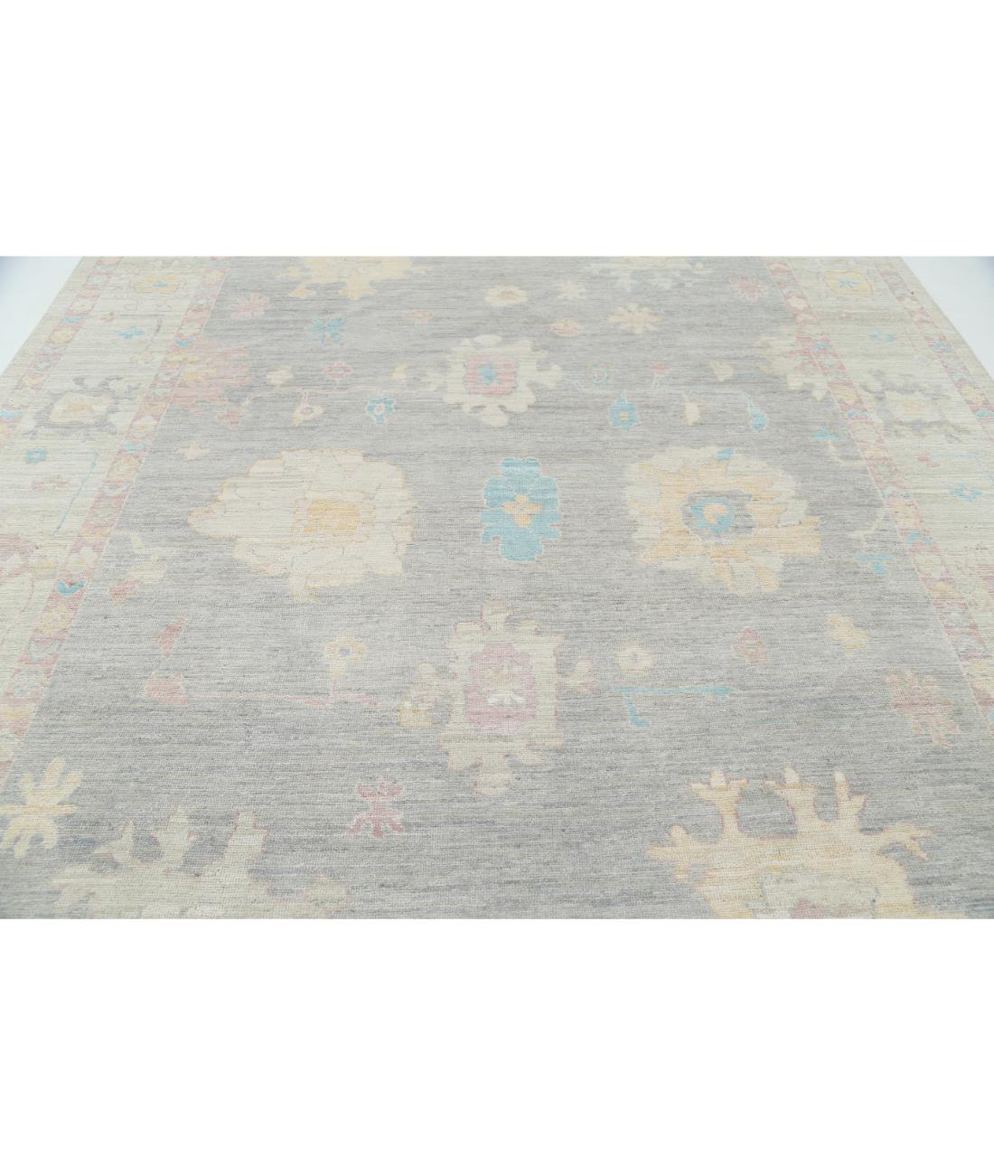 Hand Knotted Oushak Wool Rug - 9'5'' x 12'2'' 9' 5" X 12' 2" (287 X 371) / Grey / Ivory
