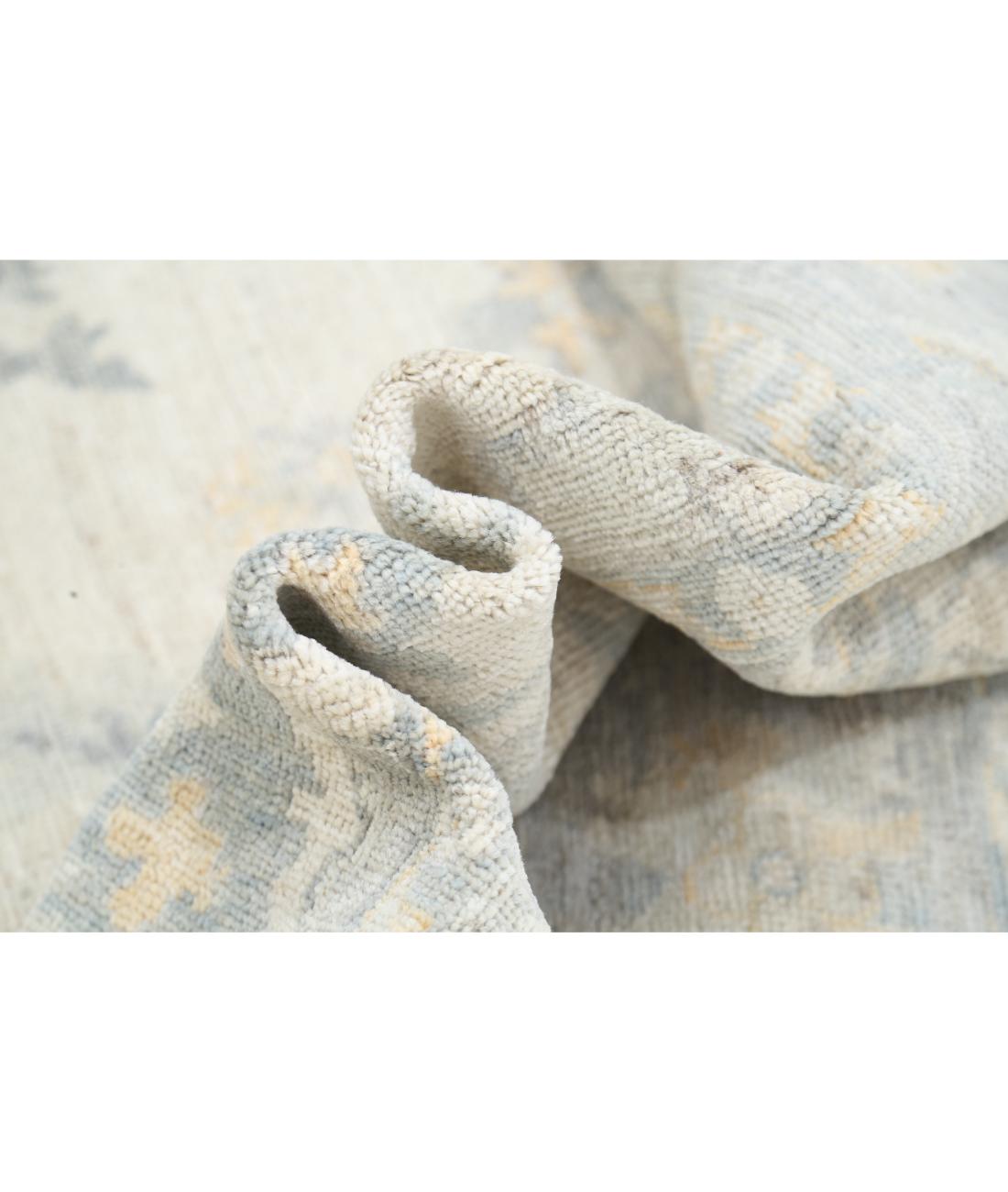 Hand Knotted Oushak Wool Rug - 6'2'' x 8'9'' 6' 2" X 8' 9" (188 X 267) / Ivory / Grey