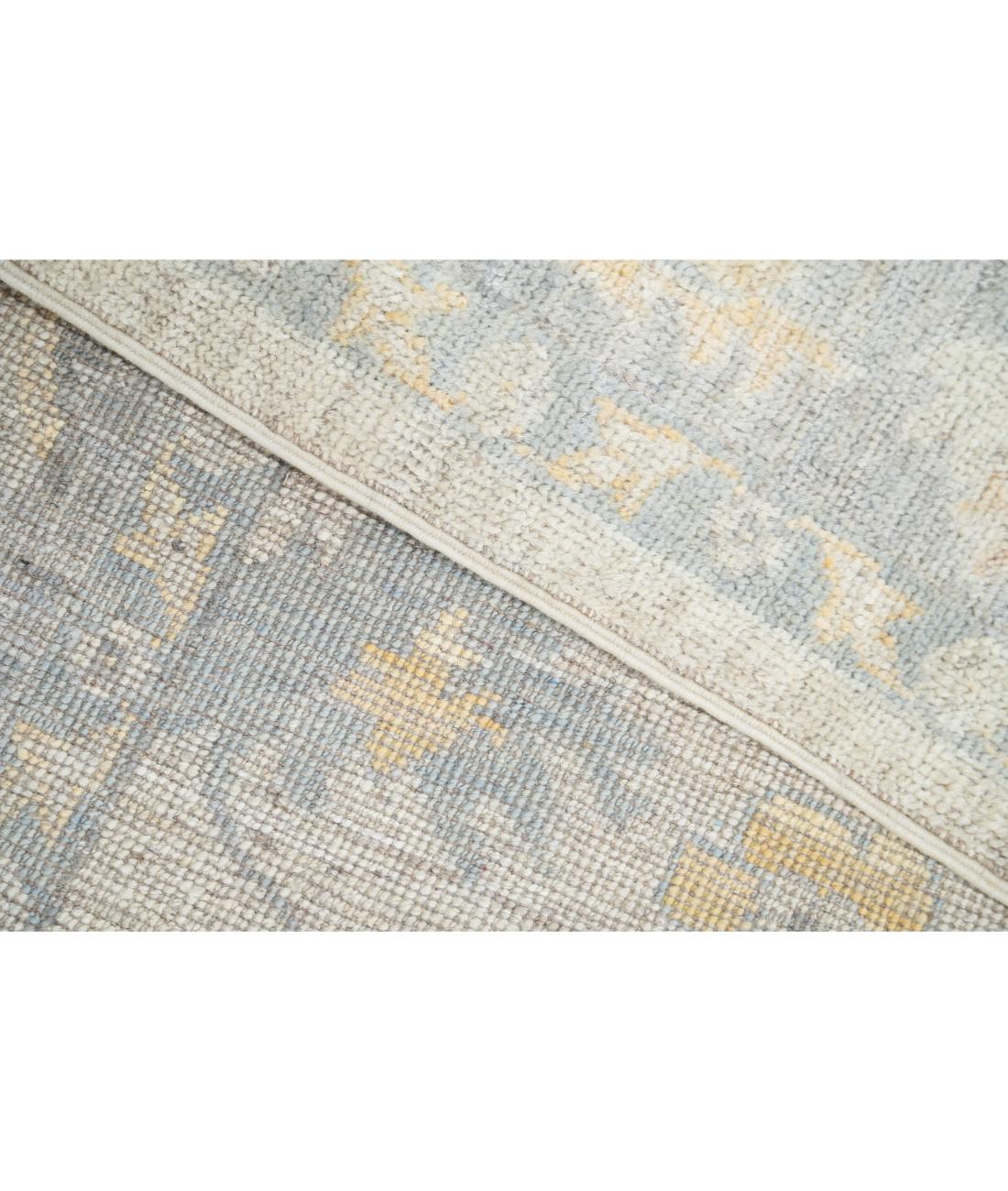 Hand Knotted Oushak Wool Rug - 6'2'' x 8'9'' 6' 2" X 8' 9" (188 X 267) / Ivory / Grey