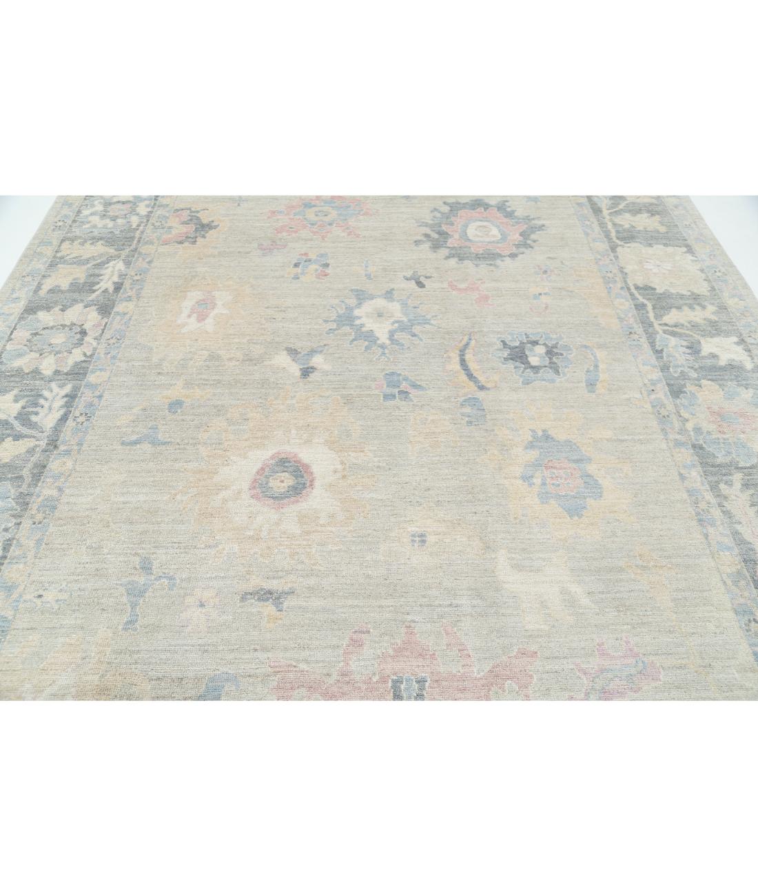 Hand Knotted Oushak Wool Rug - 8'5'' x 9'11'' 8' 5" X 9' 11" (257 X 302) / Silver / Grey