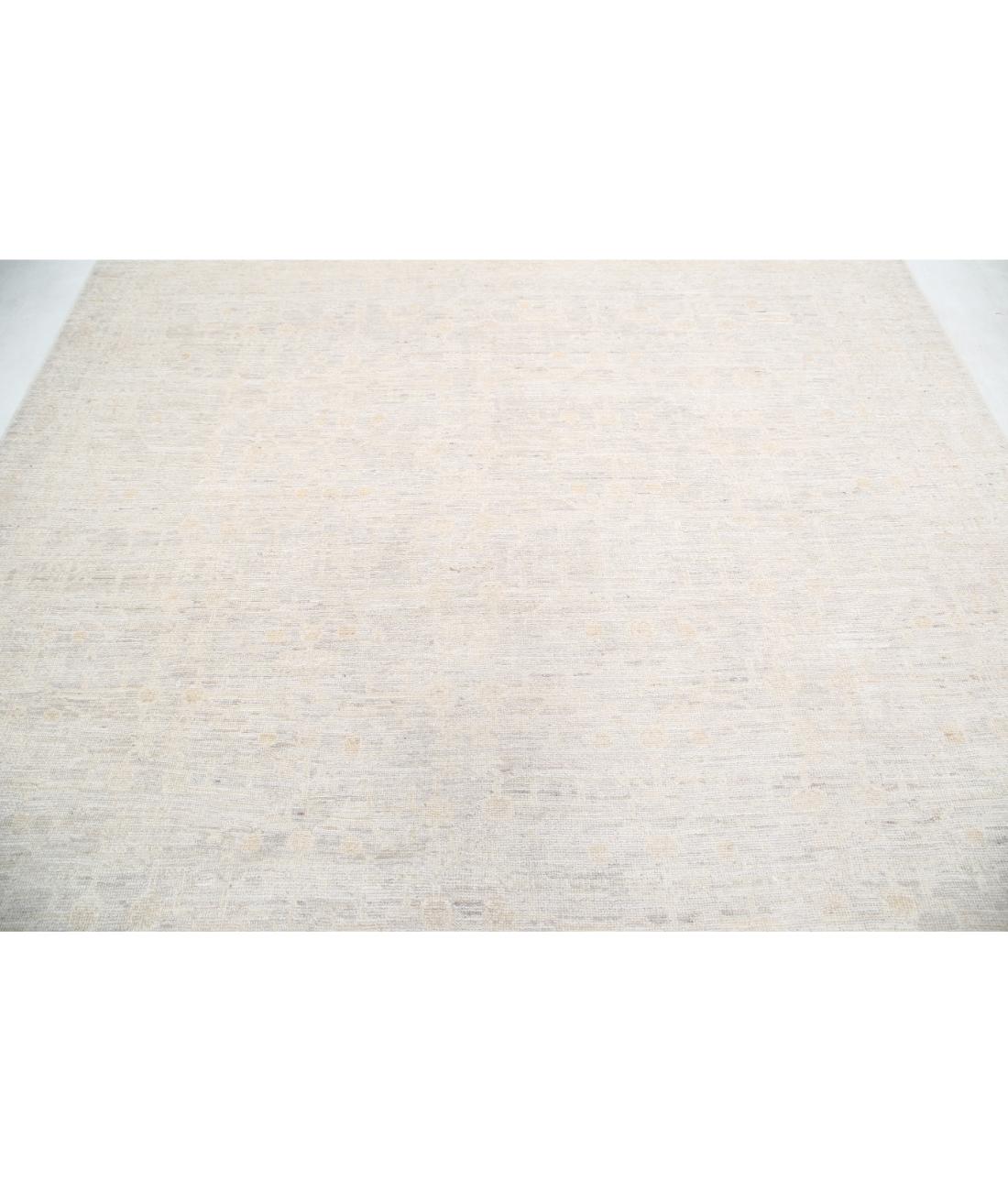 Hand Knotted Oushak Wool Rug - 7'7'' x 7'10'' 7' 7" X 7' 10" (231 X 239) / Silver / Ivory