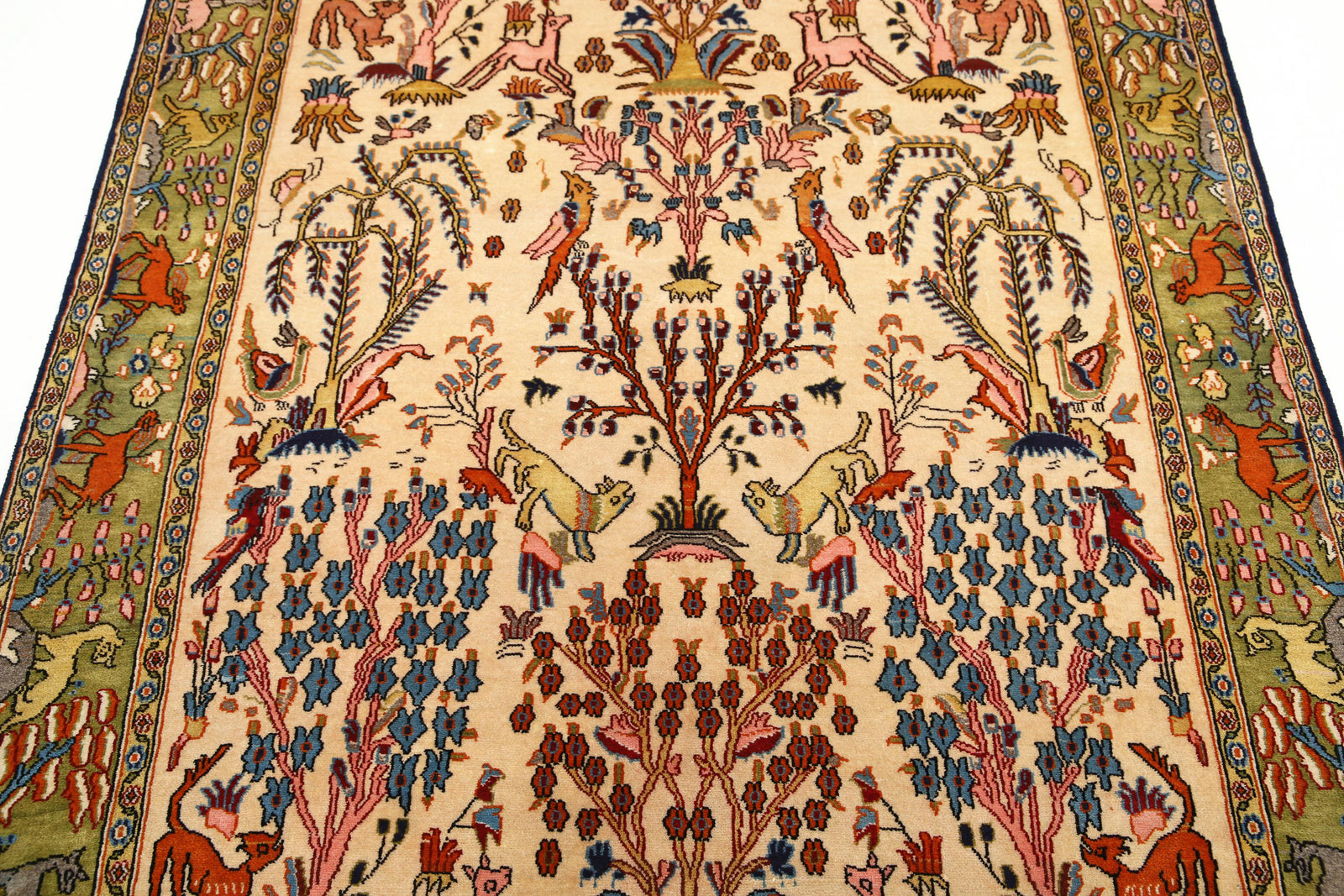 Hand Knotted Oriental Qum Wool Rug - 4'6'' x 6'8''