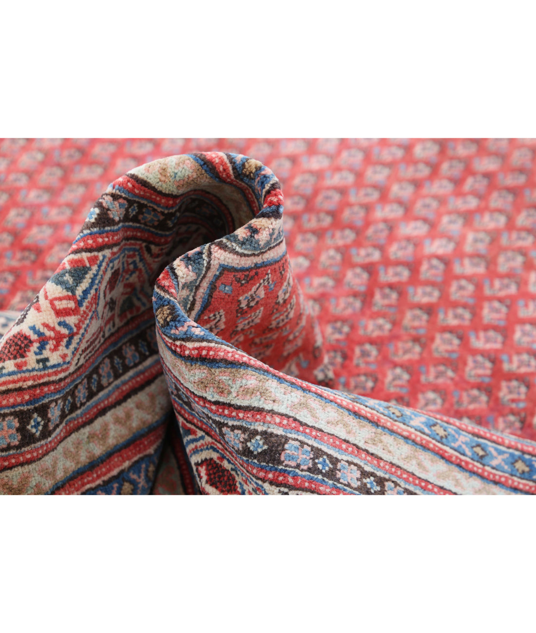 Hand Knotted Persian Mir Saraband Wool Rug - 7'8'' x 11'2'' 7'8'' x 11'2'' (230 X 335) / Red / Blue