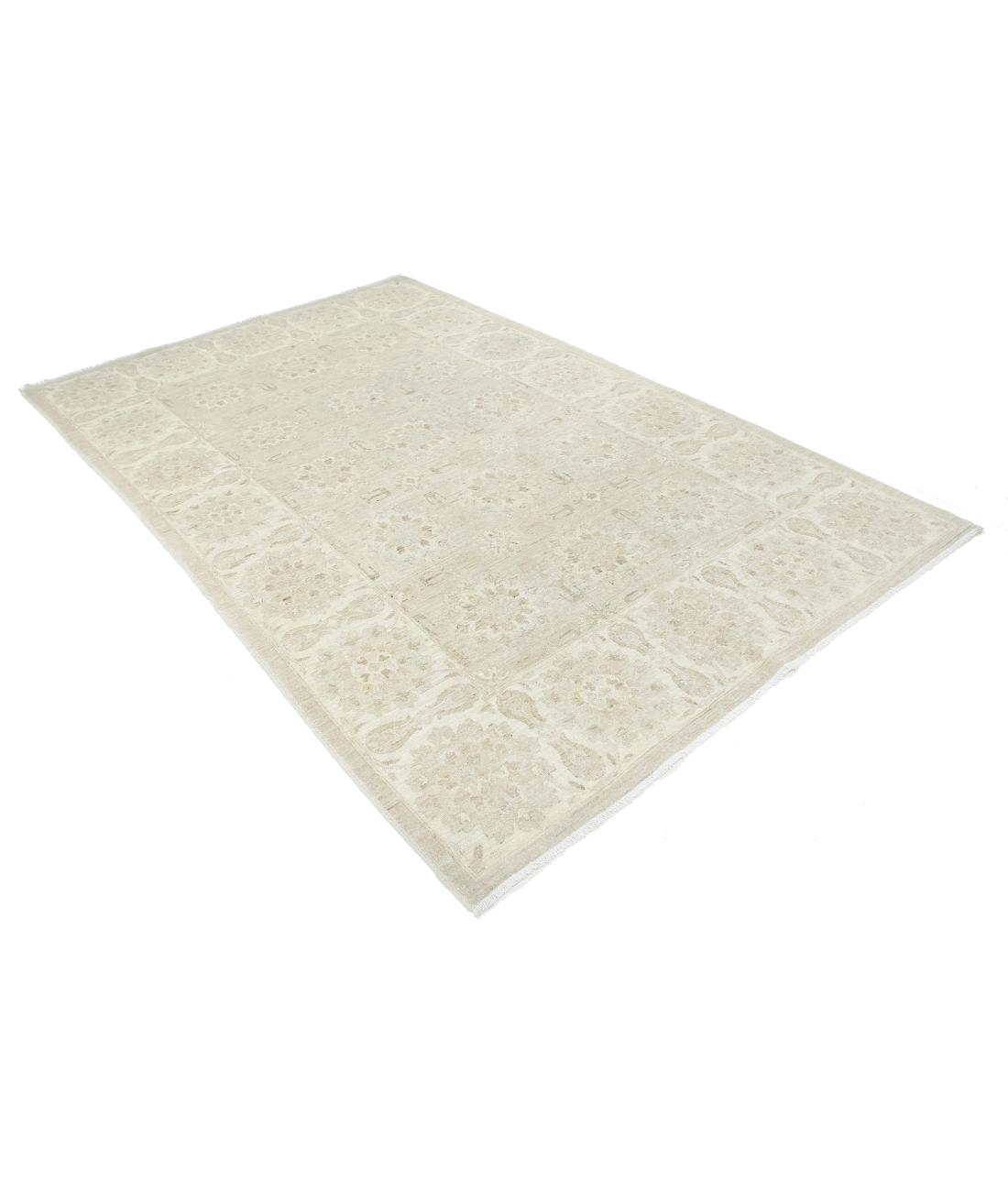 Hand Knotted Serenity Wool Rug - 5'4'' x 8'5'' 5' 4" X 8' 5" (163 X 257) / Taupe / Ivory