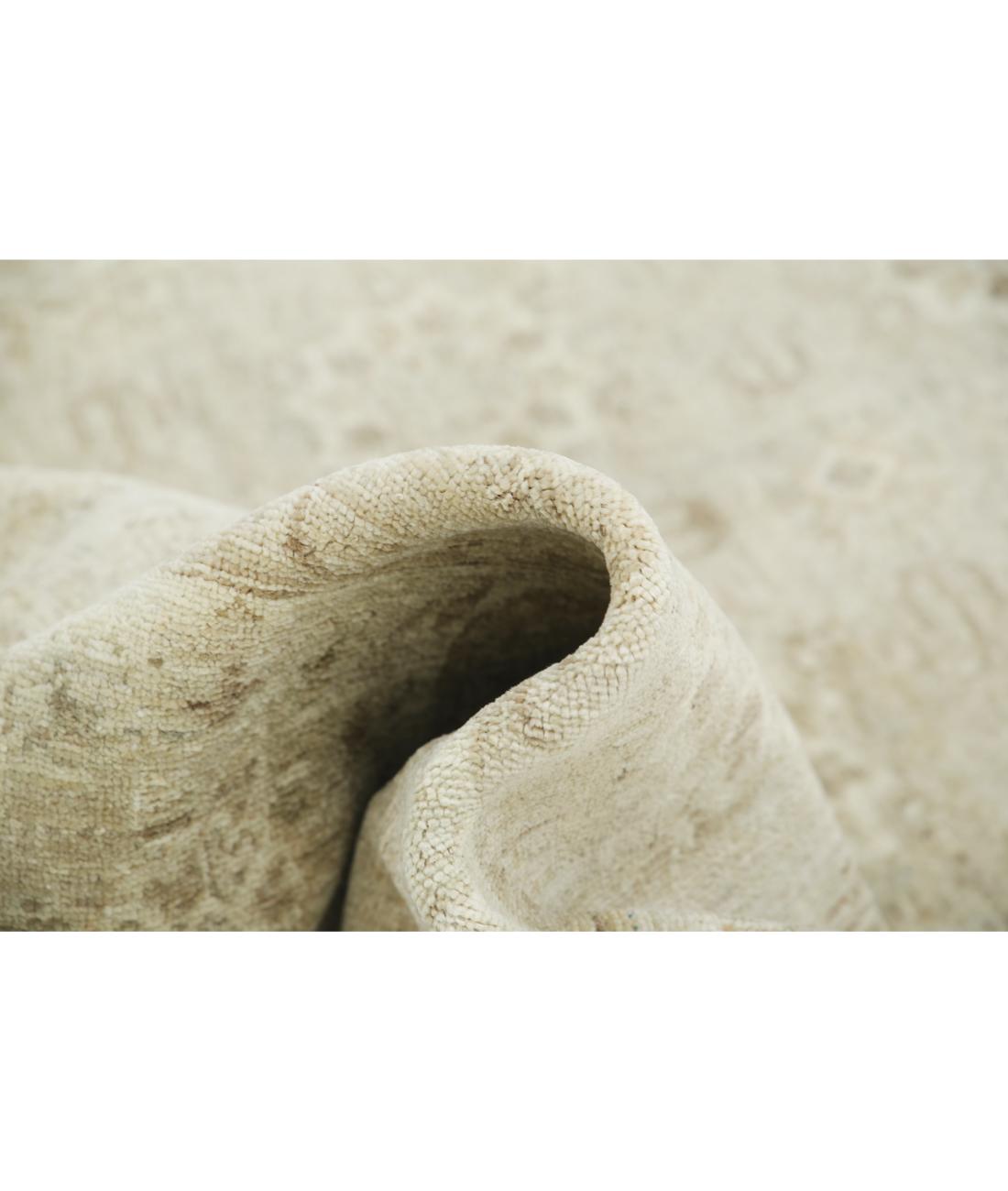 Hand Knotted Serenity Wool Rug - 5'4'' x 8'5'' 5' 4" X 8' 5" (163 X 257) / Taupe / Ivory