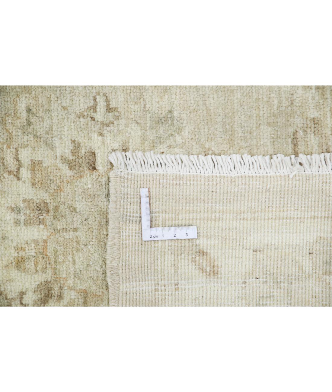 Hand Knotted Serenity Wool Rug - 5'4'' x 8'5'' 5' 4" X 8' 5" (163 X 257) / Taupe / Ivory