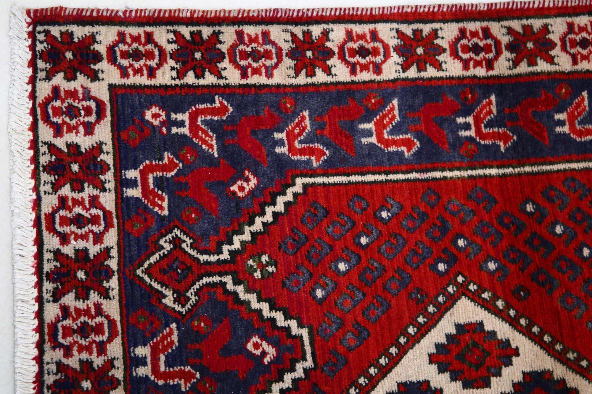 hand-knotted-shiraz-wool-rug-5025179-5.jpg