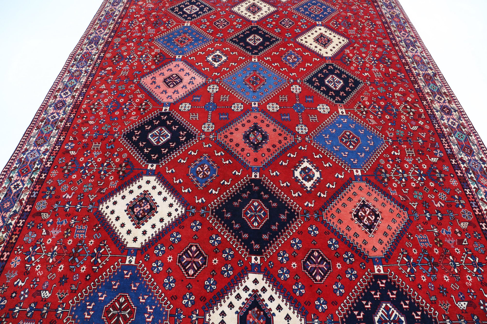 hand-knotted-shiraz-wool-rug-5025181-4.jpg