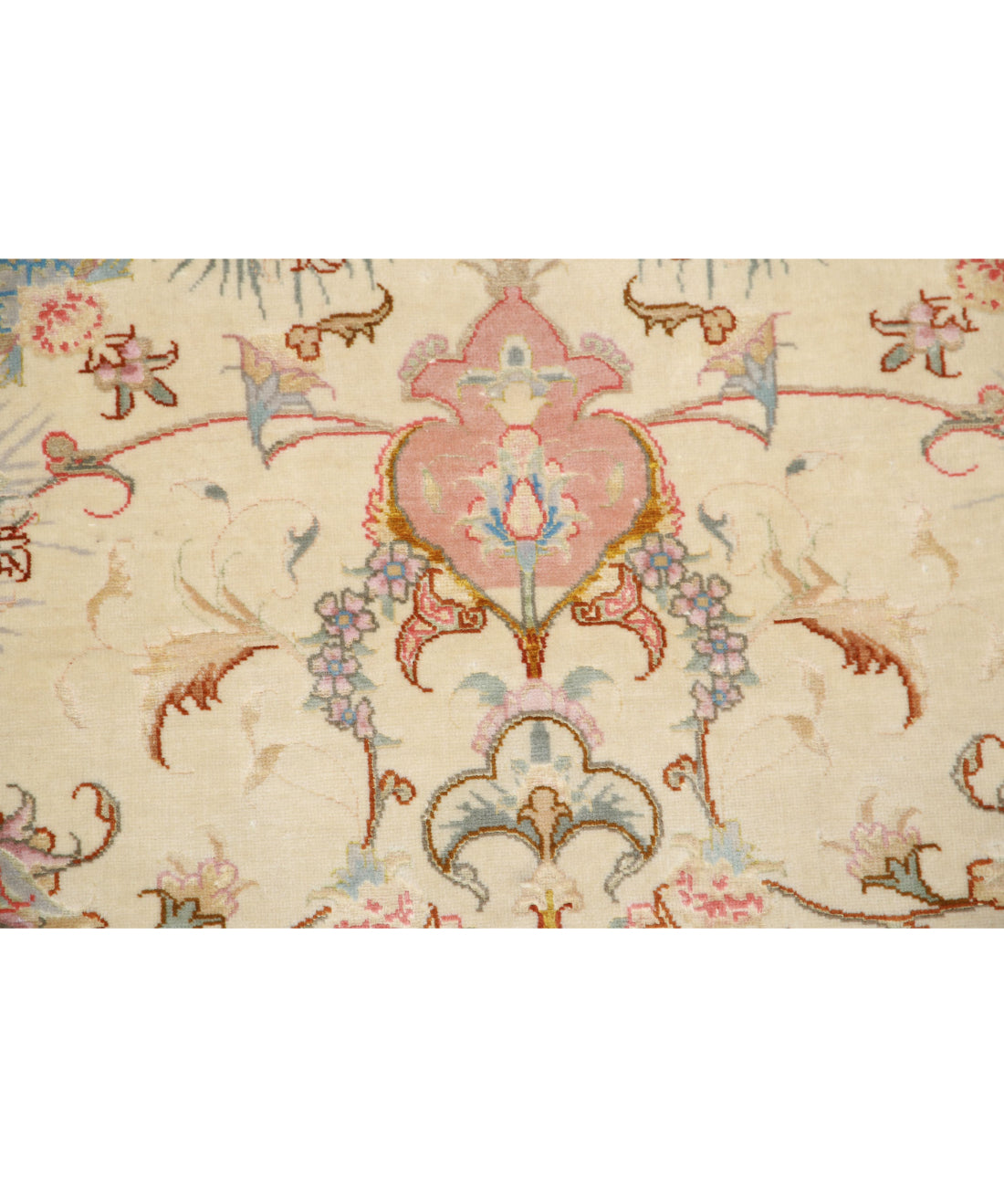 Hand Knotted Masterpiece Persian Tabriz Fine Wool & Silk Rug - 3'3'' x 5'0'' 3'3'' x 5'0'' (98 X 150) / Ivory / Gold