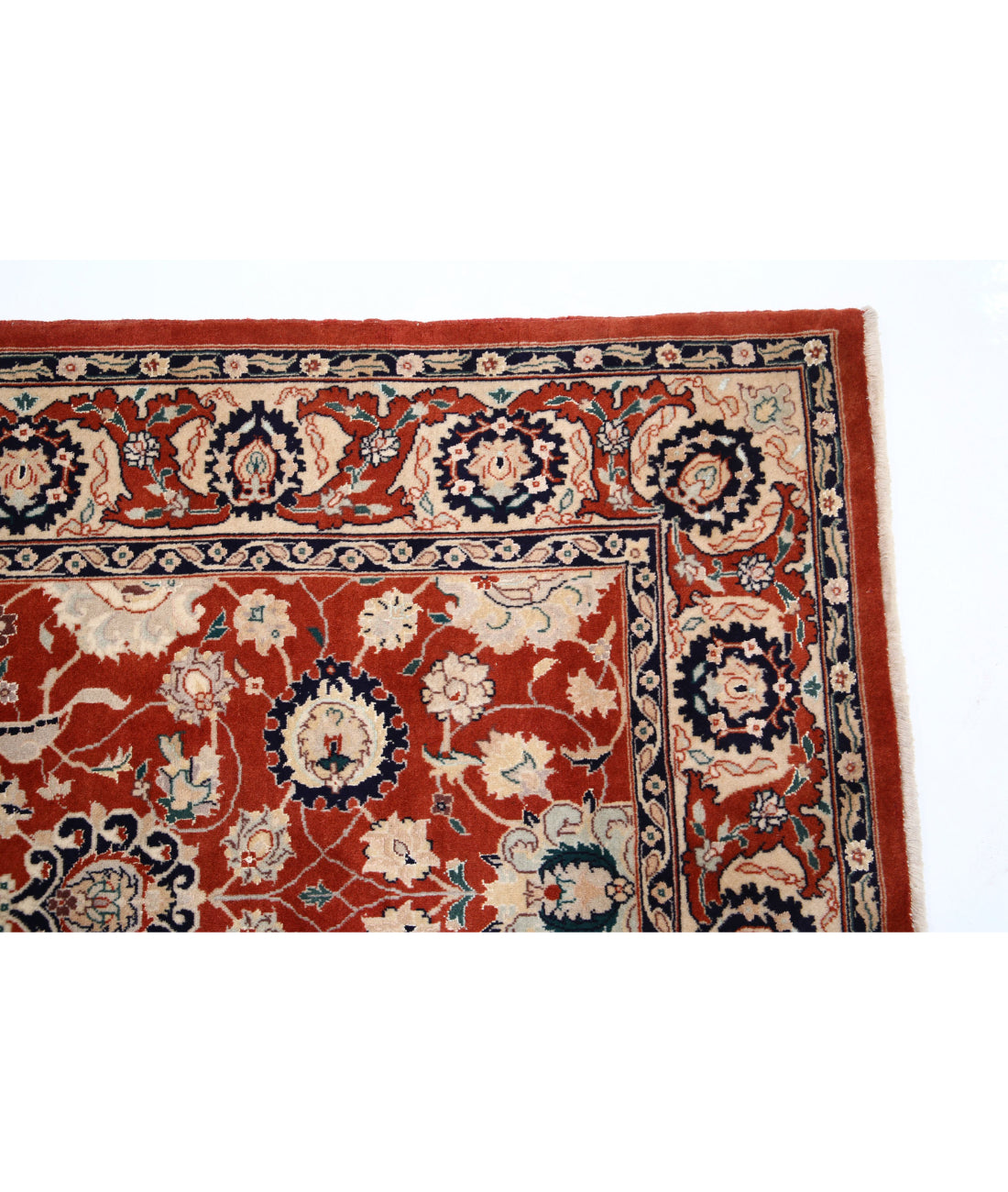 Hand Knotted Persian Tabriz Wool Rug - 5'8'' x 8'10'' 5'8'' x 8'10'' (170 X 265) / Red / Red