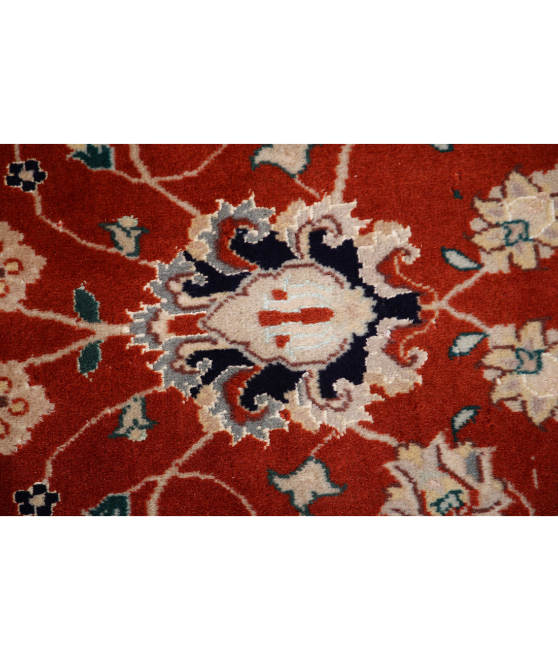 Hand Knotted Persian Tabriz Wool Rug - 5'8'' x 8'10'' 5'8'' x 8'10'' (170 X 265) / Red / Red