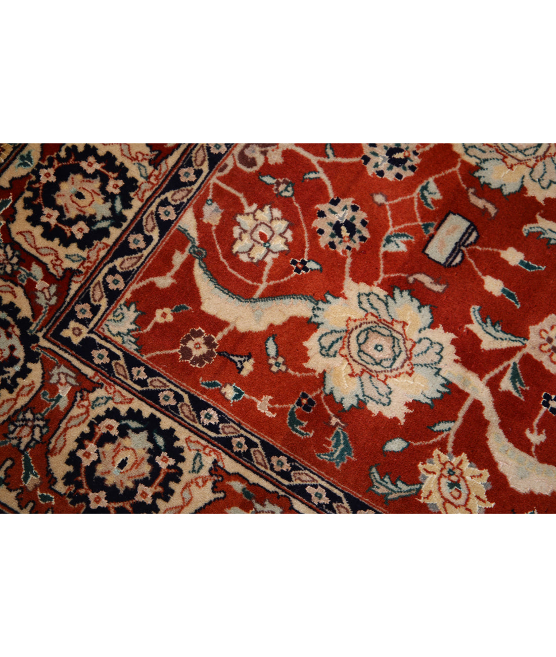 Hand Knotted Persian Tabriz Wool Rug - 5'8'' x 8'10'' 5'8'' x 8'10'' (170 X 265) / Red / Red