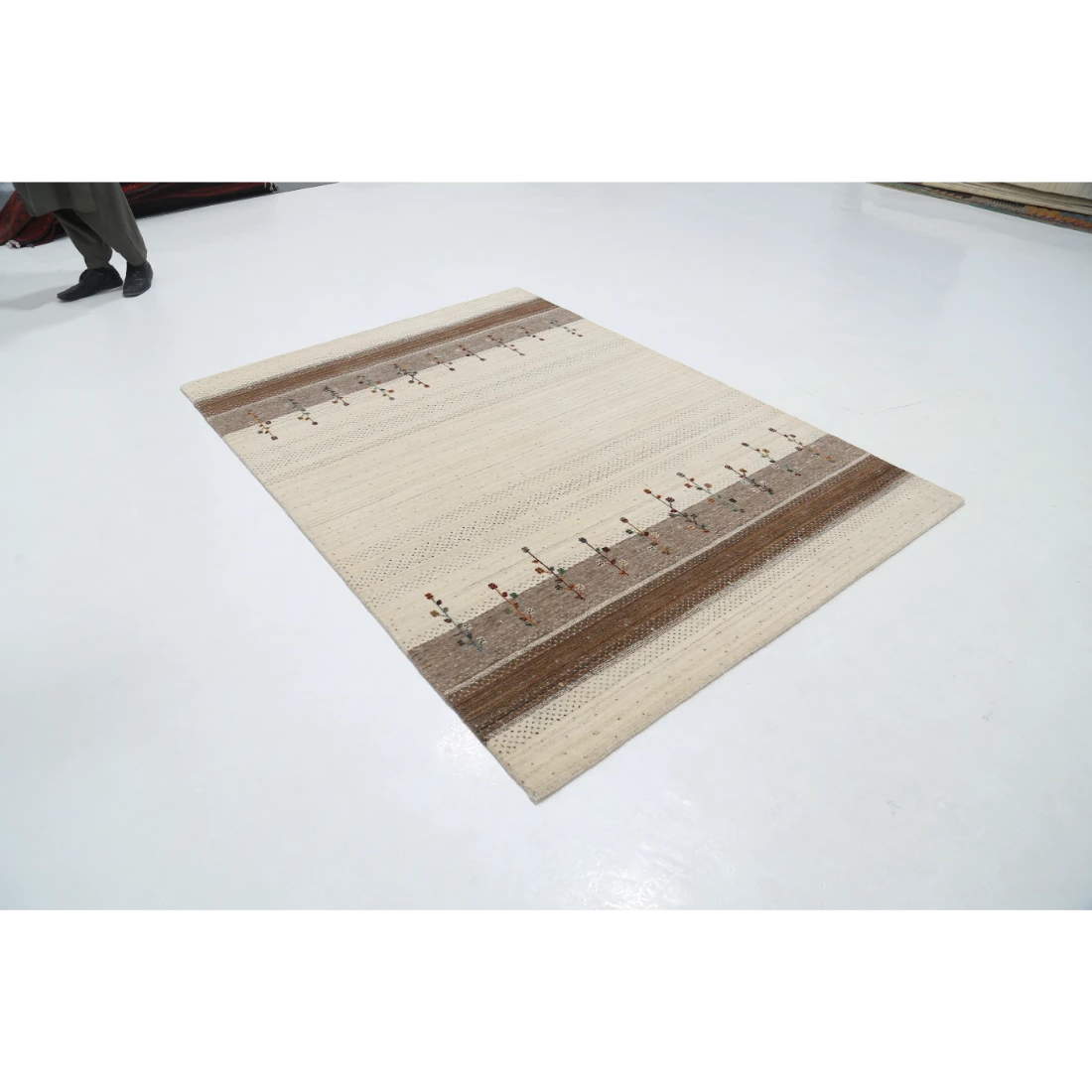 Hand Made Lori Wool Rug 5' 3" X 7' 4"
