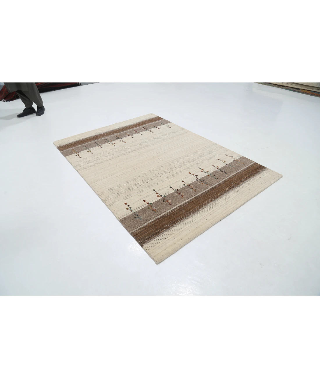 Hand Made Lori Wool Rug 5' 3" X 7' 4"