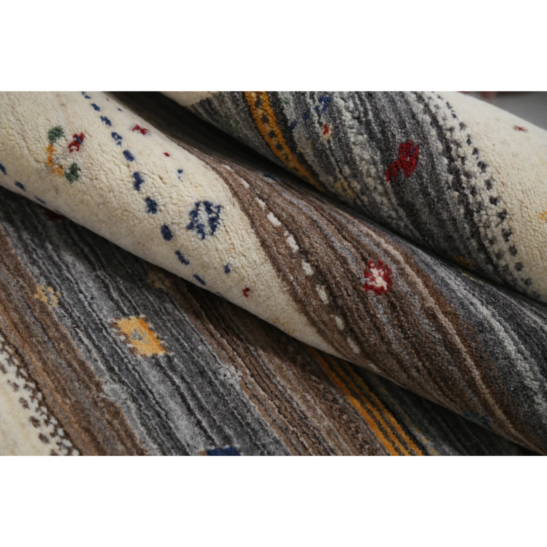 Hand Made Lori Wool Rug 4' 0" X 5' 10"