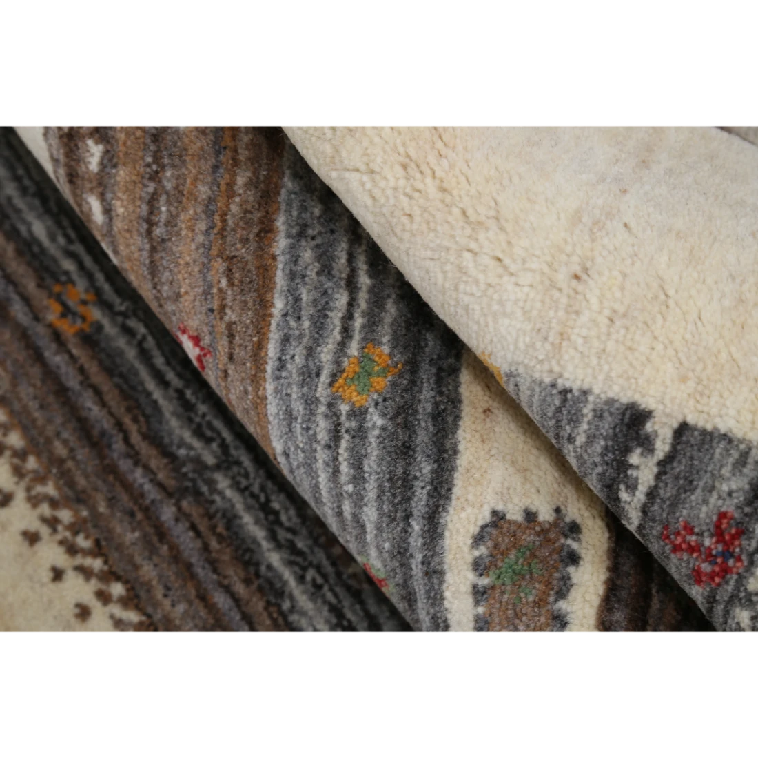 Hand Made Lori Wool Rug 3' 0" X 5' 3"