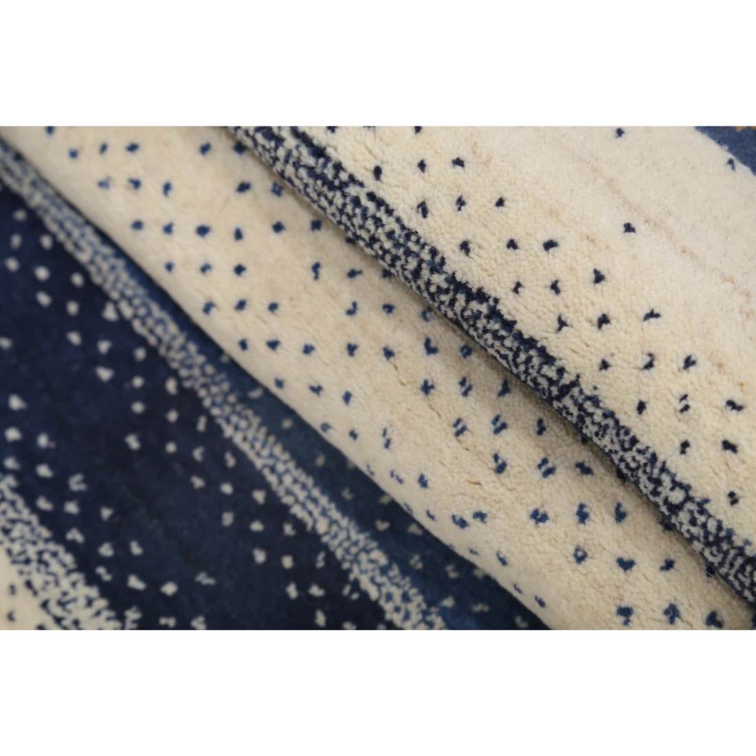 Hand Made Lori Wool Rug 2' 8" X 3' 11"