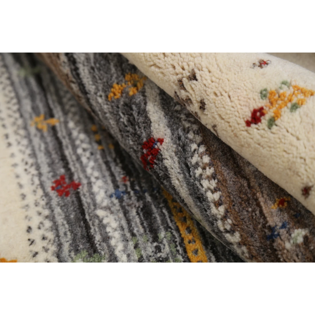 Hand Made Lori Wool Rug 2' 11" X 5' 2"