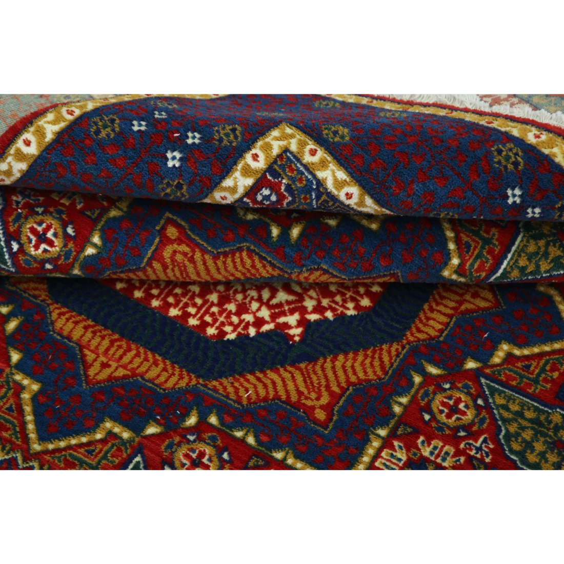 Gulshan Wool & Bamboo Silk Rug - 4'0'' x 5'10''