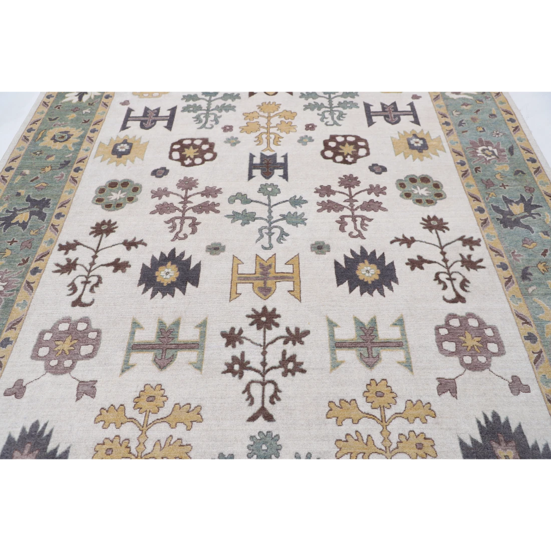 Power Loomed Pasha Wool Rug 7' 10" X 9' 10"